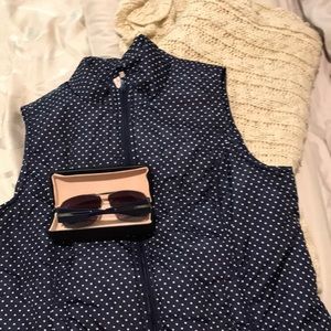 Junior’s and women snow vest with GUESS sunglasses